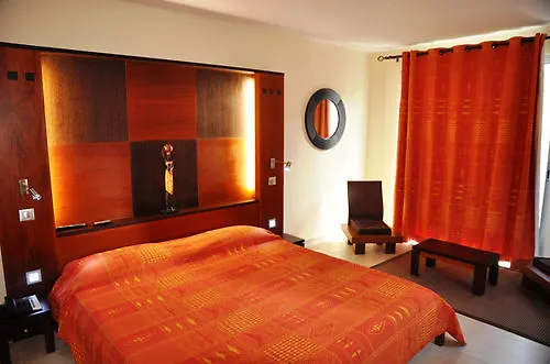 La Villa Saint Pierre Hotel contacts